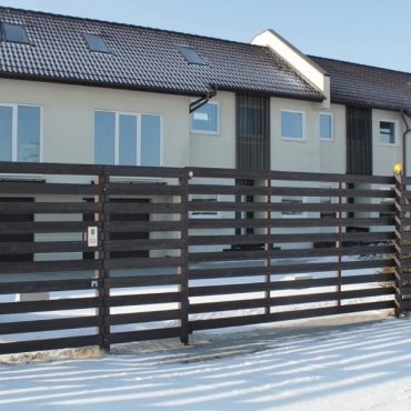 Въездные ворота откатные для загородного дома 2000x1750