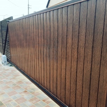 Ворота откатные DoorHan из сендвич-панели 2700x2000
